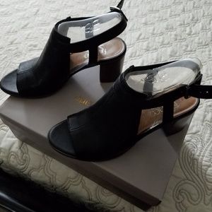 Sandals with block heel